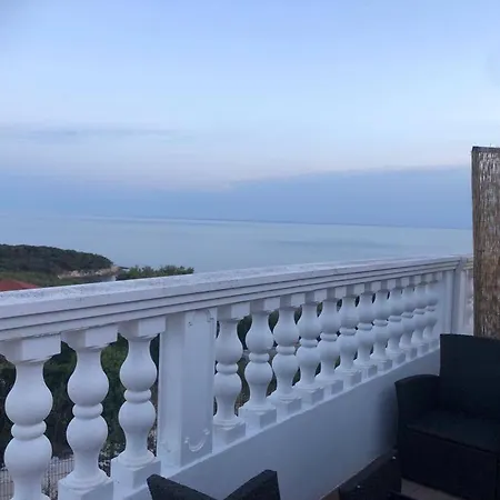 Issa * Rukavac (Vis)