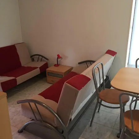 Apartament Issa *