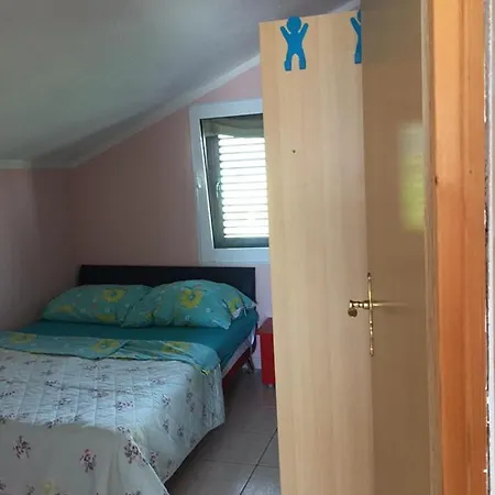 Issa Apartament *